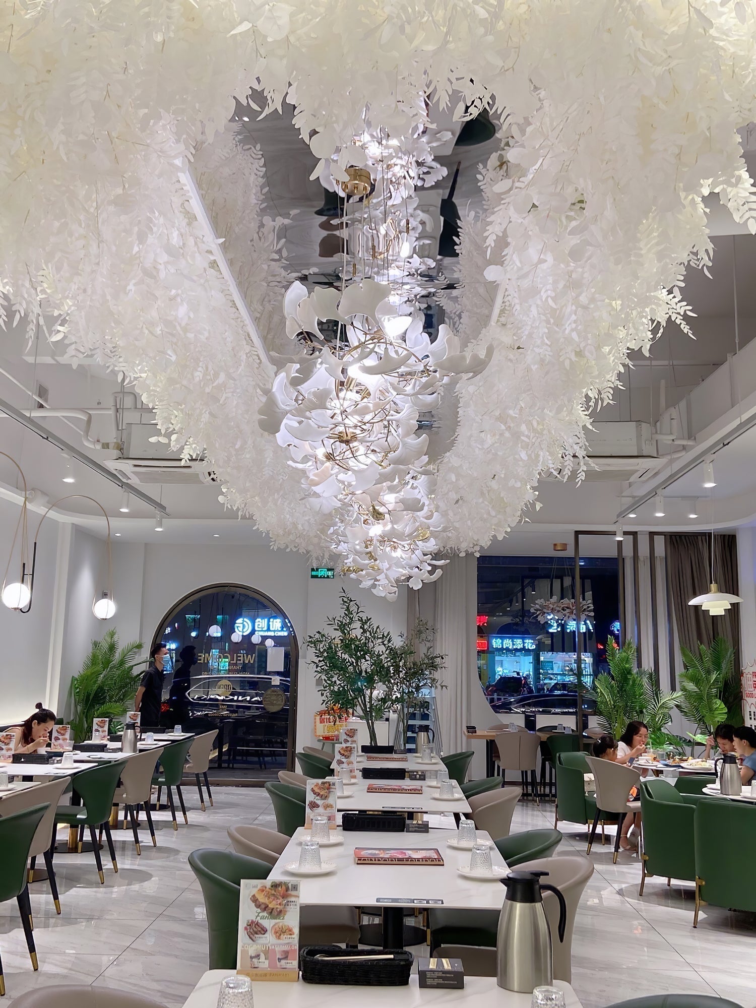 Gingko Leaves Crown Chandelier