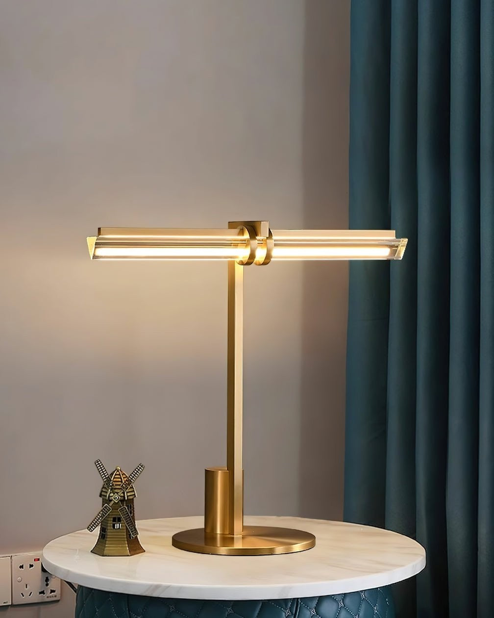 Aurion Linear Table Lamp