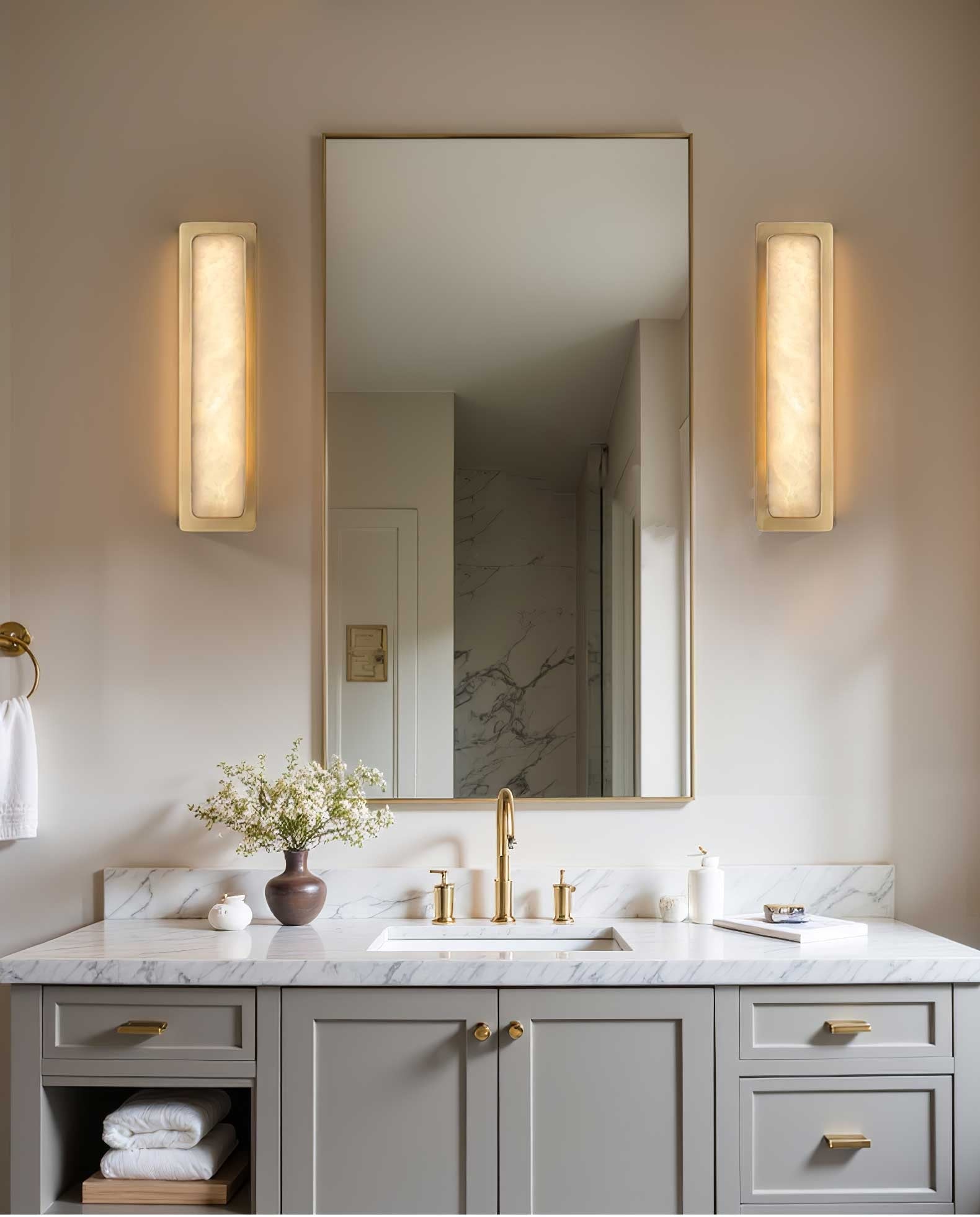 Cavoya Alabaster Column Wall Sconce