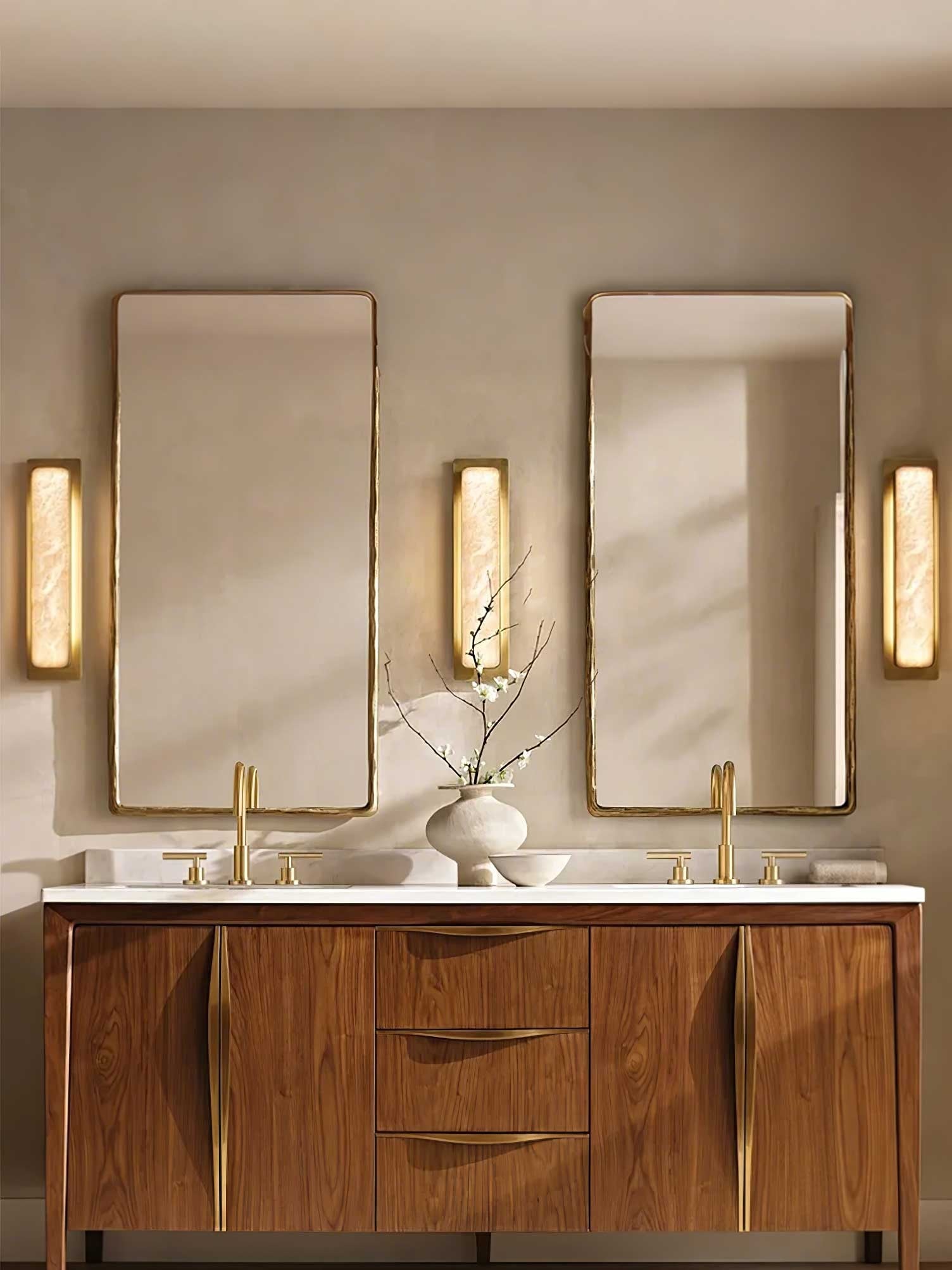 Cavoya Alabaster Column Wall Sconce