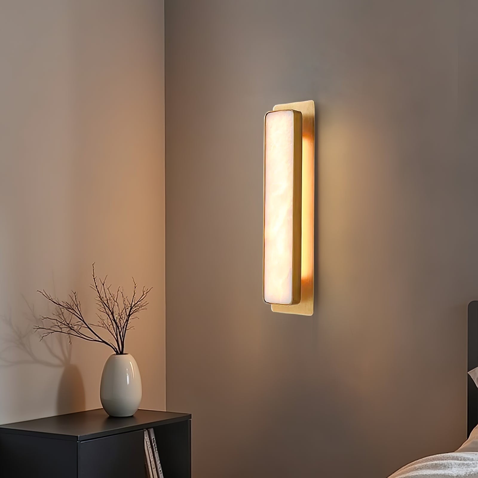 Cavoya Alabaster Column Wall Sconce
