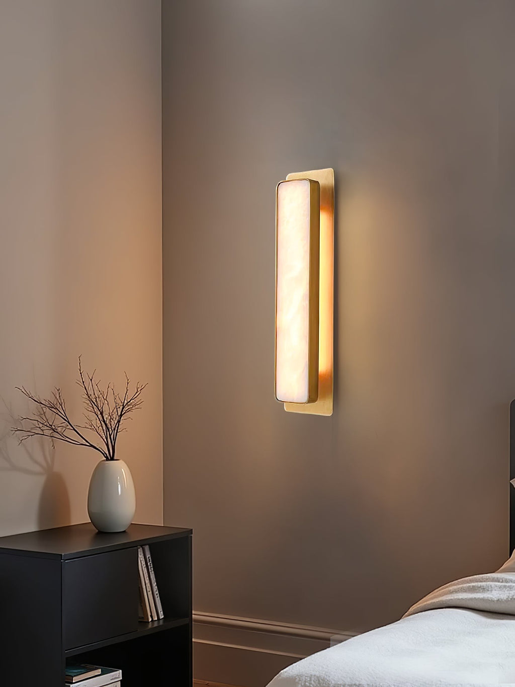 Cavoya Alabaster Column Wall Sconce