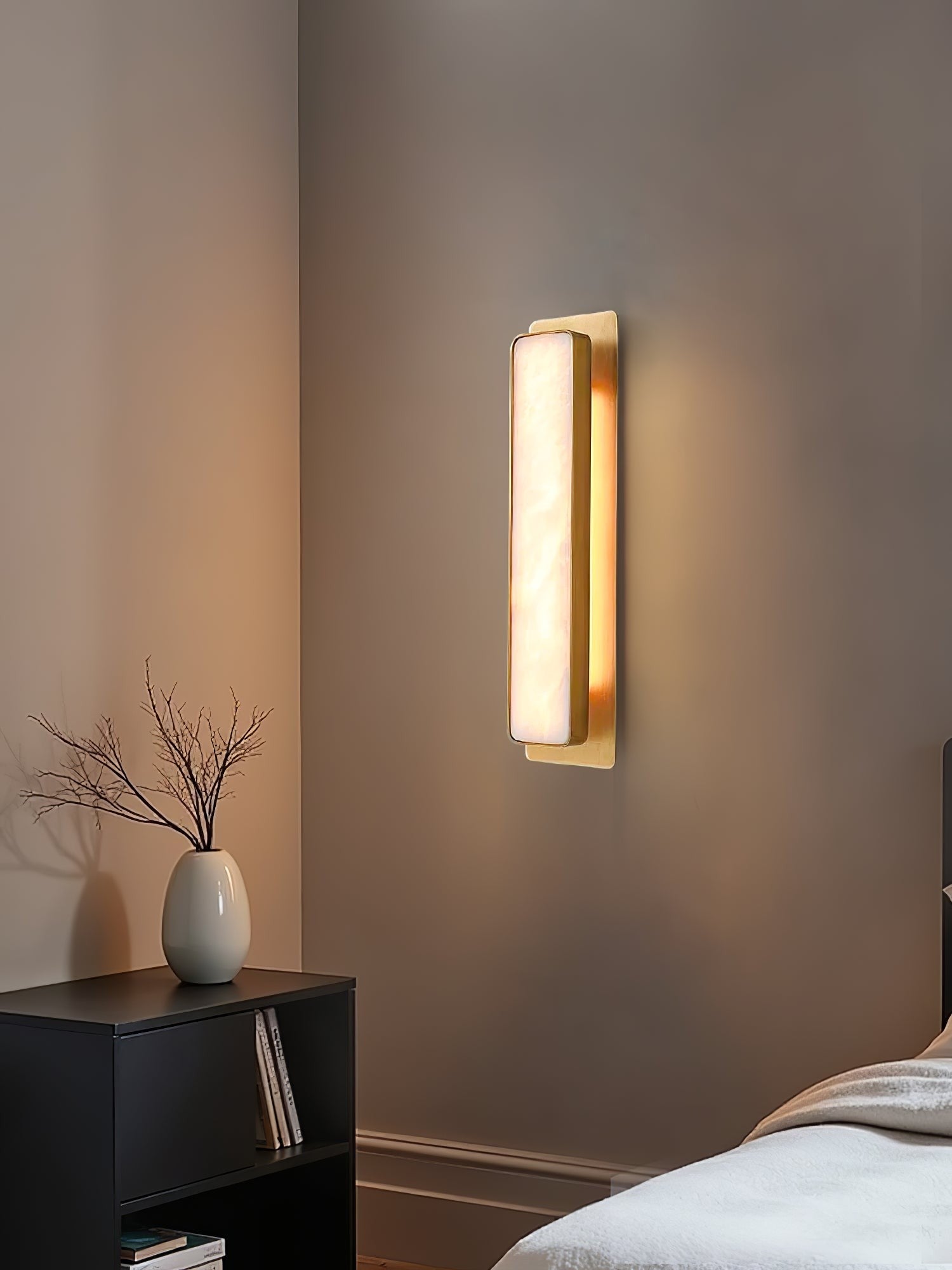Cavoya Alabaster Column Wall Sconce