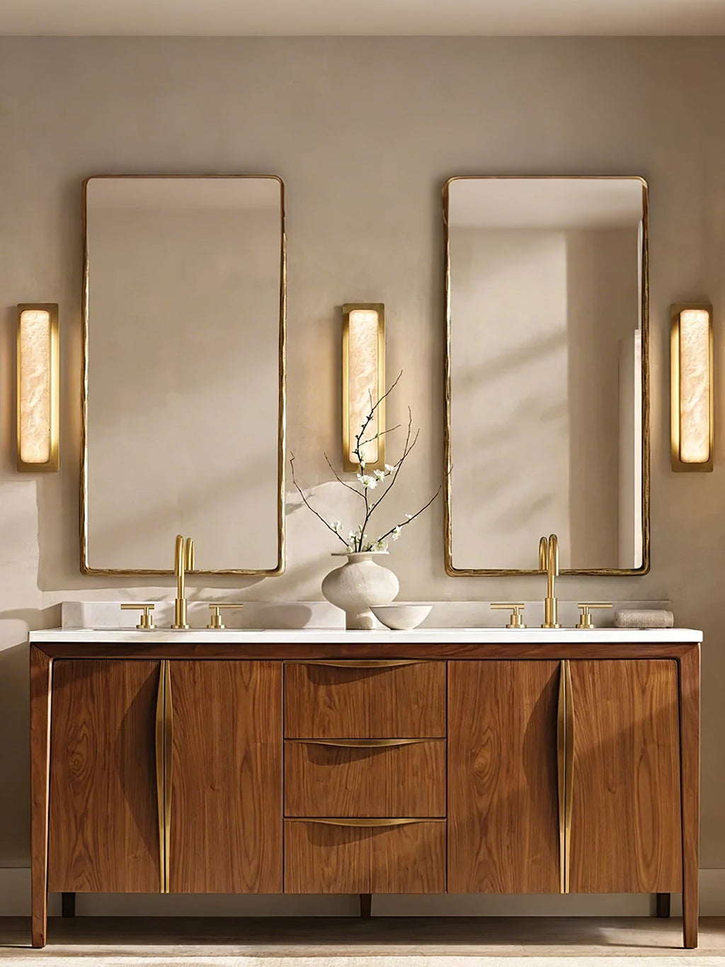 Cavoya Alabaster Column Wall Sconce