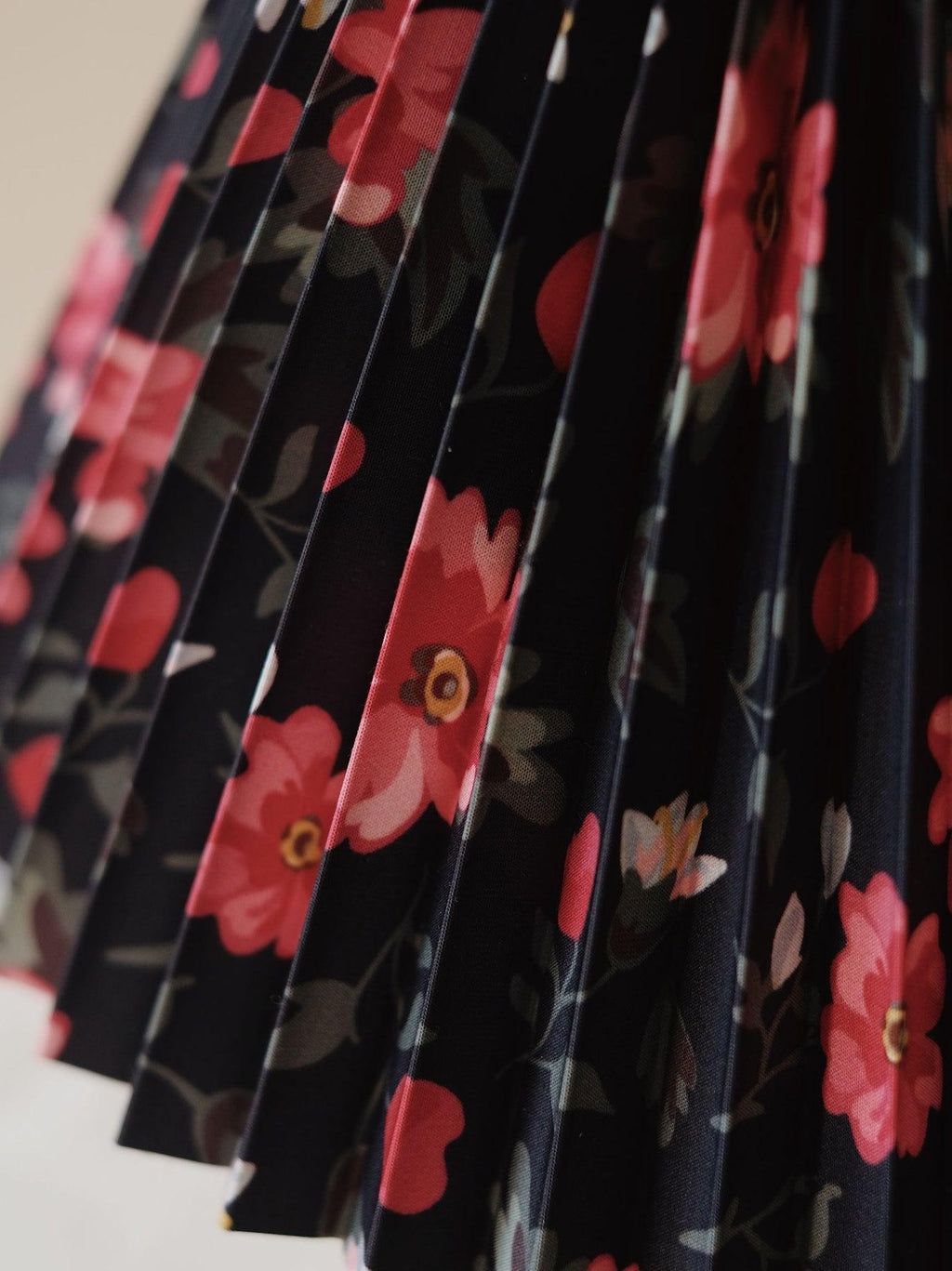 Floria Pleated Fabric Table Lamp