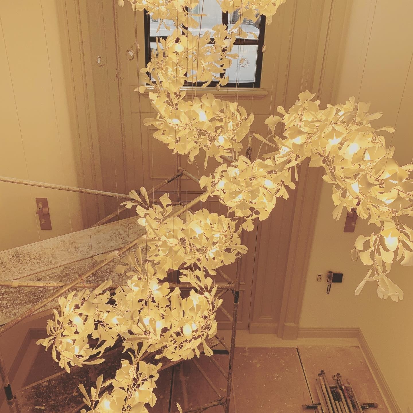 Gildora Ginkgo Leaf Grand Chandelier