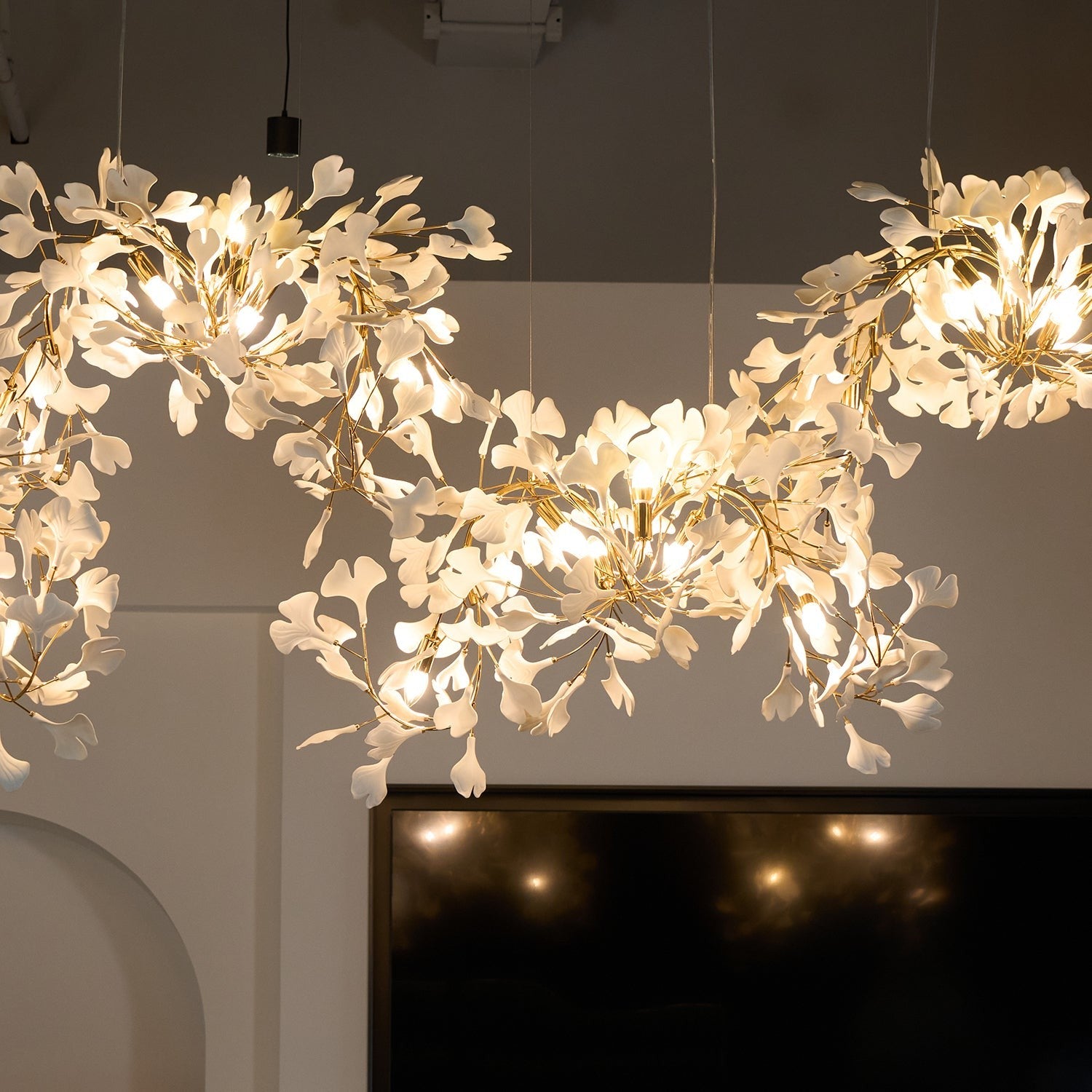 Gildora Ginkgo Leaf Grand Chandelier