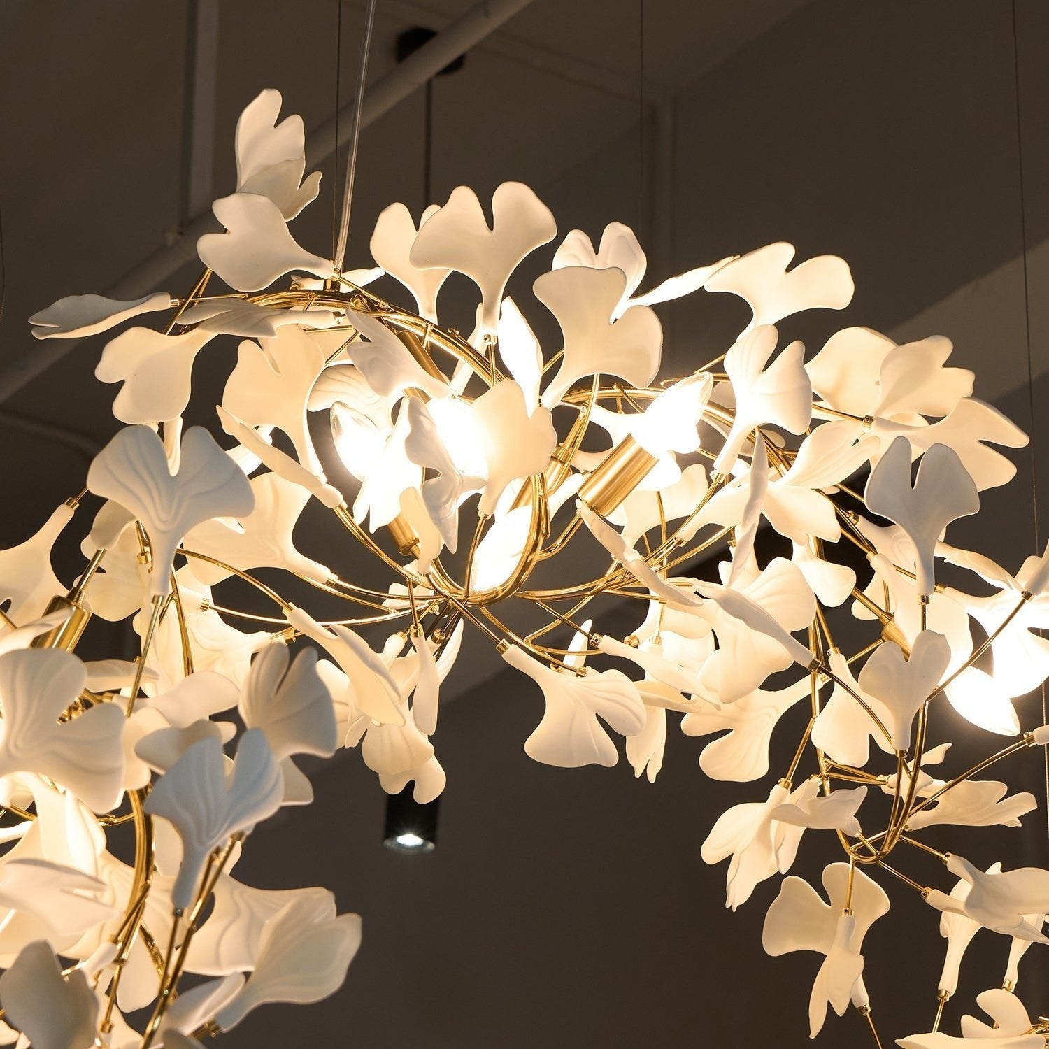 Gildora Ginkgo Leaf Grand Chandelier