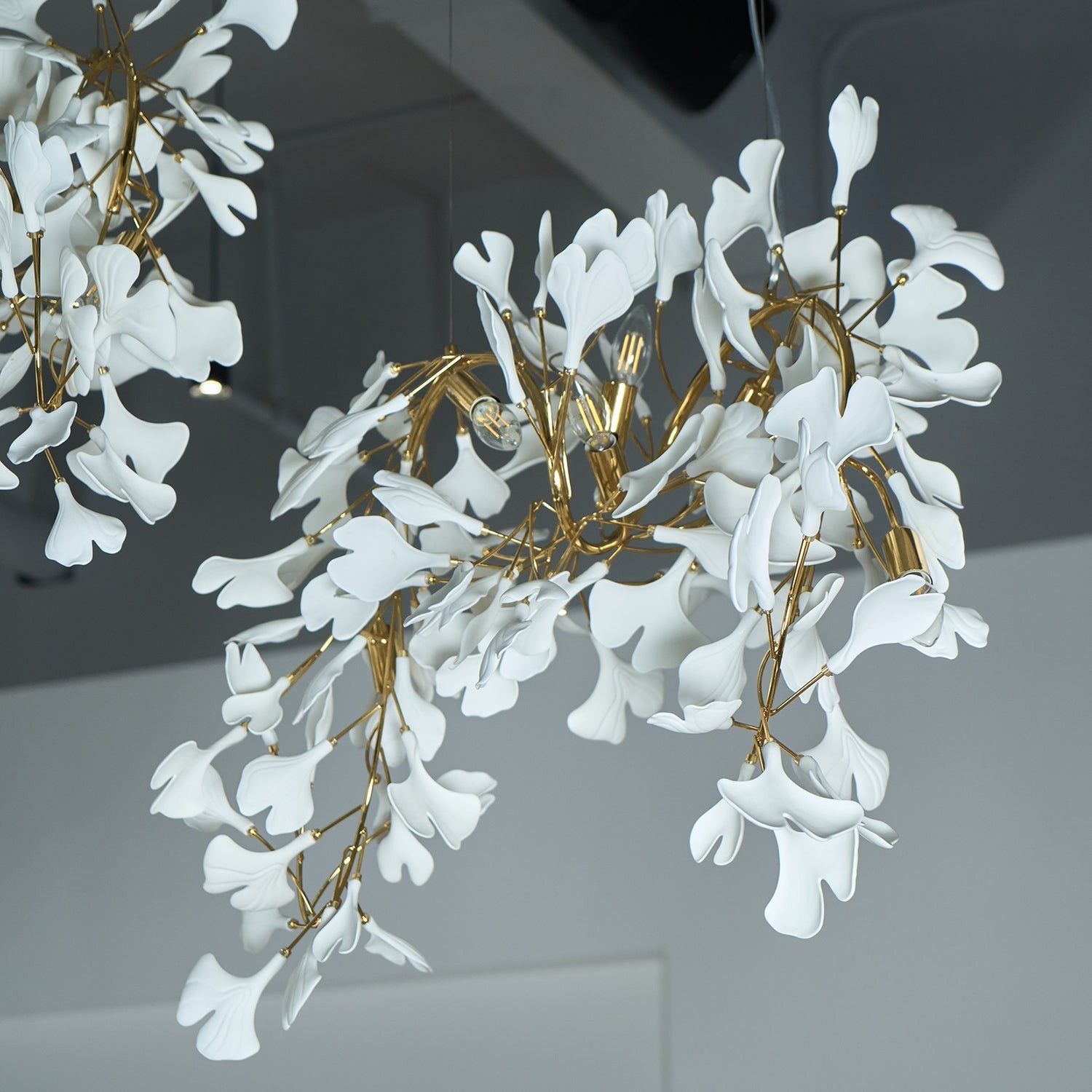 Gildora Ginkgo Leaf Grand Chandelier