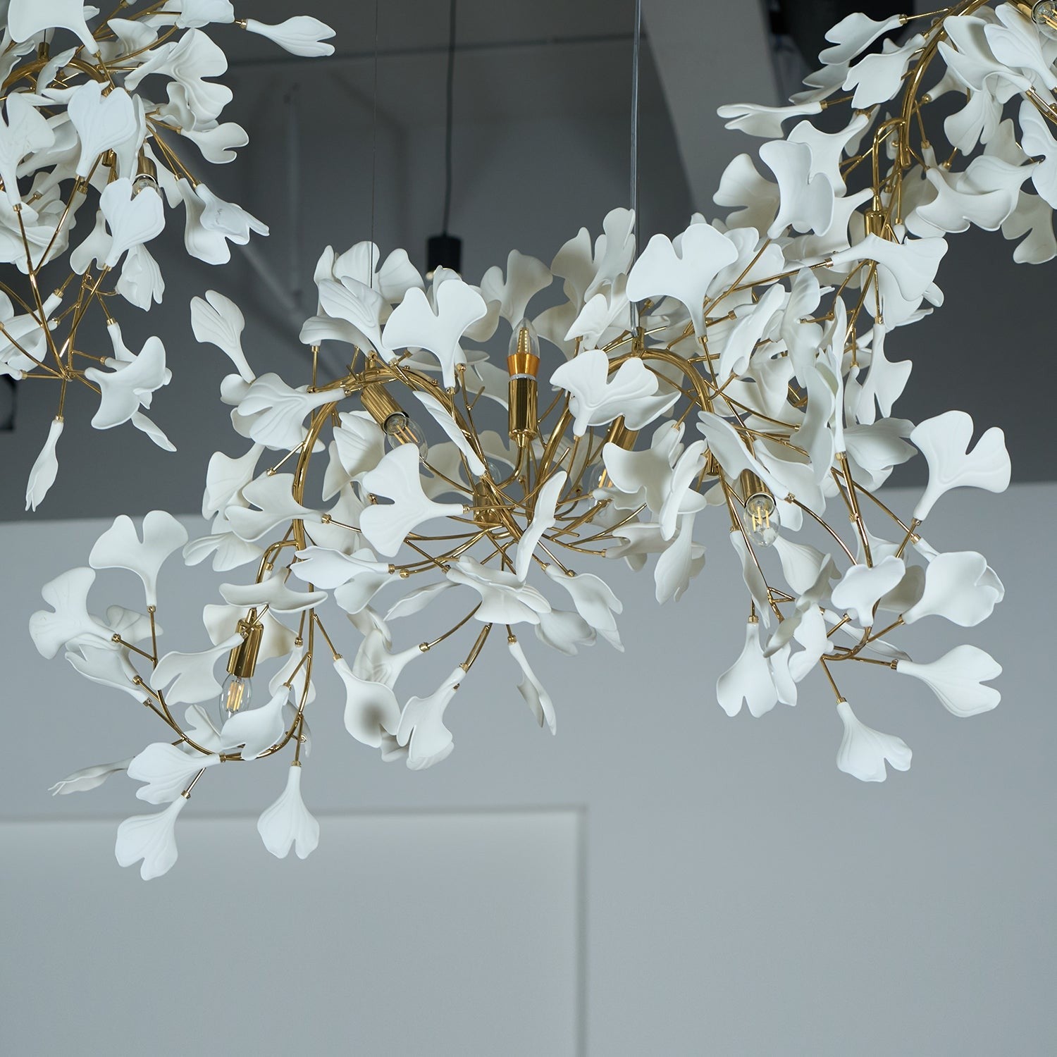 Gildora Ginkgo Leaf Grand Chandelier