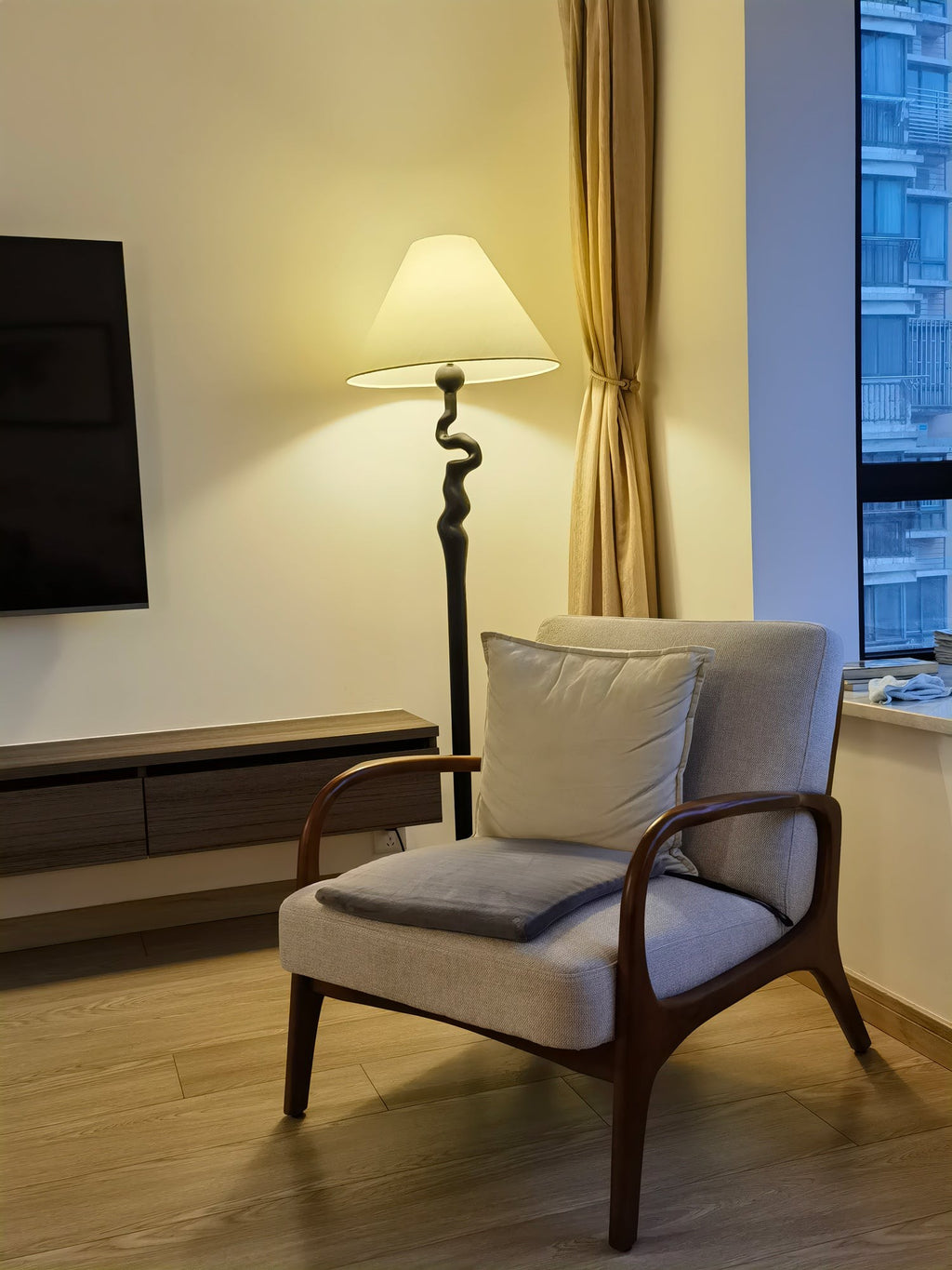 Helixwood Rotating Floor Lamp