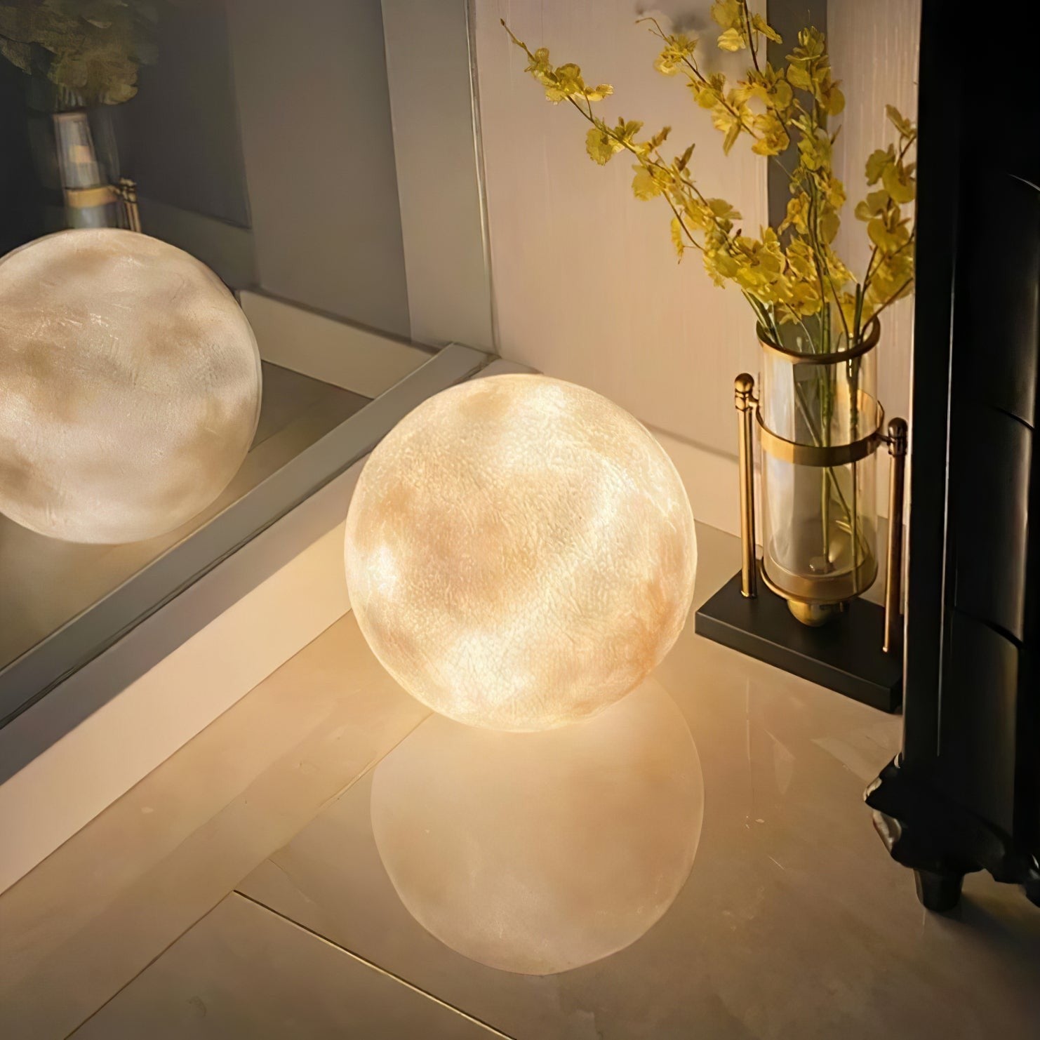 Lunara Sphere Table Lamp