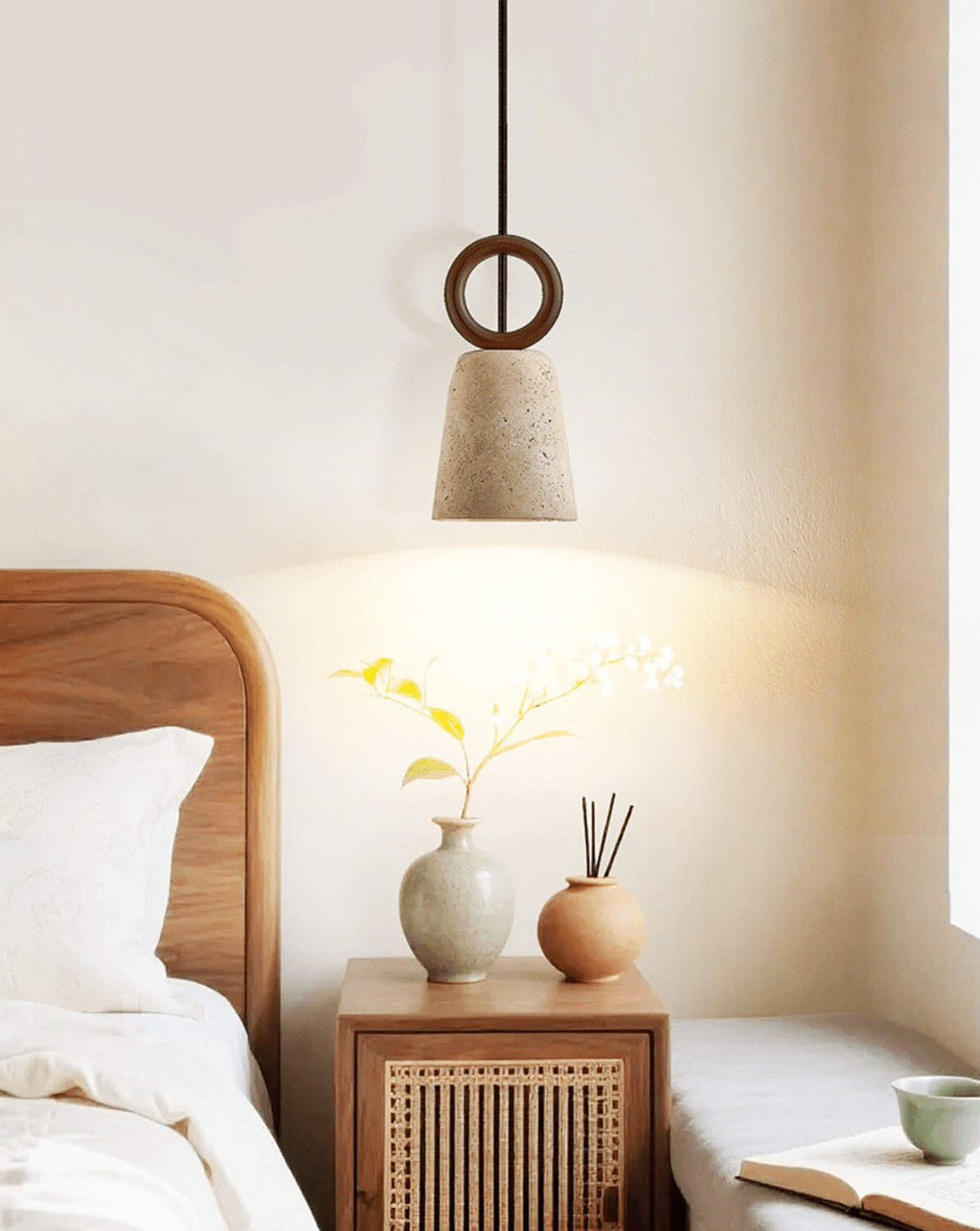 Travero Stone Pendant Light